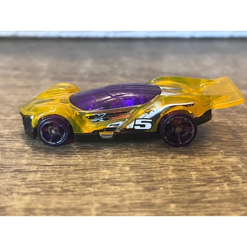 Hot Wheels 2016‎ X-Raycers Blitzspeeder Clear Yellow W Purple Windows Loose Car